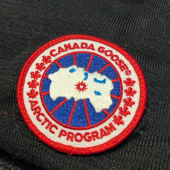 Canada Goose Hat - Picture 2 of 4